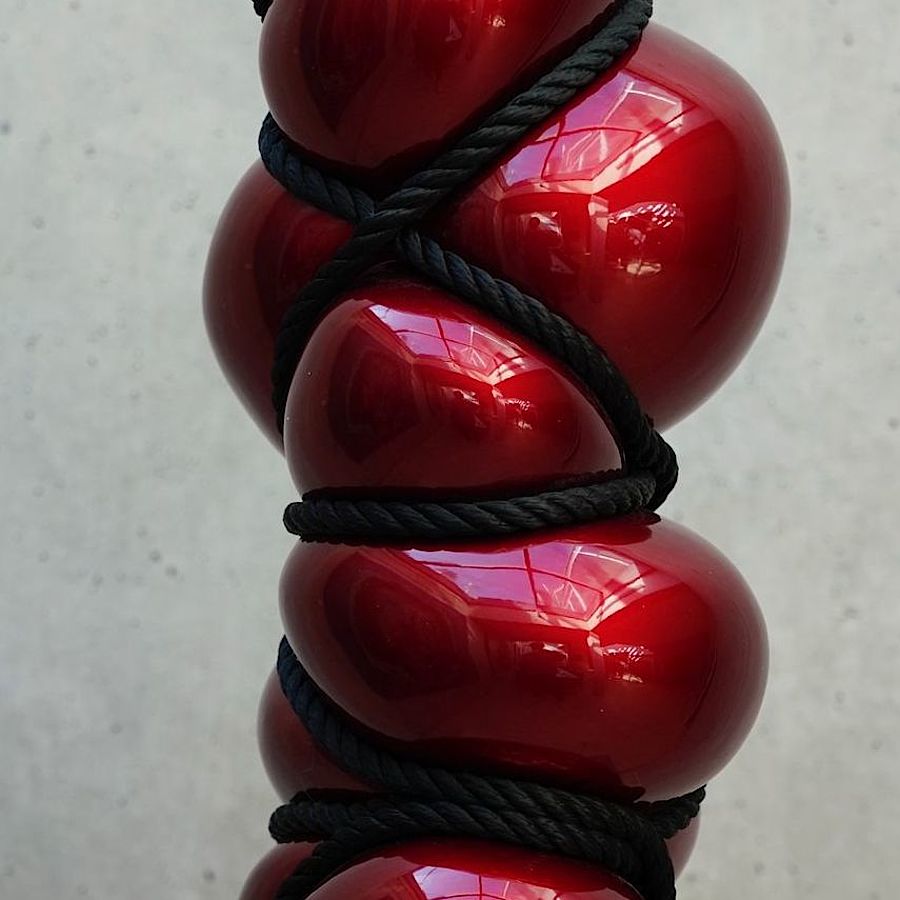 Korff Stiftung - Stephan Marienfeld - Sculptures - Bondage Vertical II - Bound Candy Red