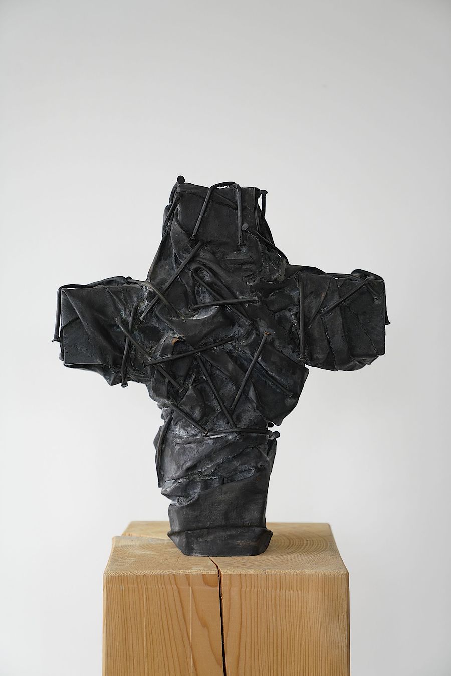 Korff Stiftung - Günther Uecker - Sculptures - Nagelkreuz (black)